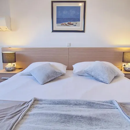 Apartment & Ivu I - One Bedroom With Sea View *
